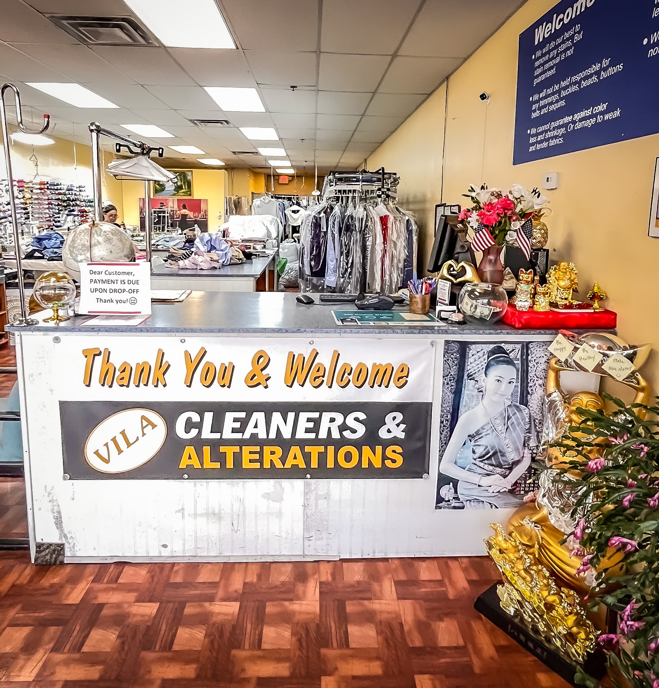 Front counter and welcome area at Vila Cleaners & Alterations in Smyrna TN